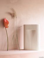 4240-en-ridge-vase-off-white-2-muuto-org.tif thumb image