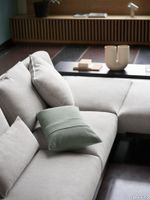 4852-en-in-situ-sofa-clay-12-layer-sage-green-kink-vase-muuto-org.tif thumb image