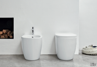 ovvio-floor-mounted-toilet-nic-design-300677-rel94a8676d.jpg thumb image