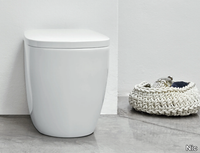 ovvio-floor-mounted-toilet-nic-design-300677-relf579ff24.jpg thumb image