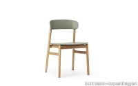 Herit-Chair-Oak1.png thumb image