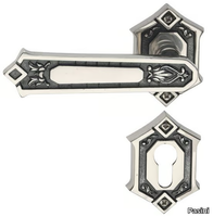 KING-CLASSIQUE-Door-handle-PASINI-METALS-PRODUCTIONS-320435-rel9edcf74d.jpg thumb image