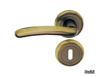 h_giza-classique-door-handle-with-lock-pasini-metals-productions-328038-rel476b0879.jpg thumb image