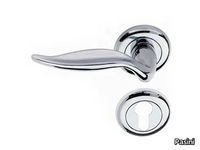 h_lybra-classique-door-handle-with-lock-pasini-metals-productions-328029-rel4396cbe7.jpg thumb image