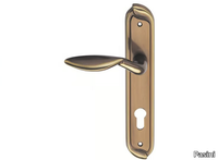 horus-classique-door-handle-on-back-plate-pasini-metals-productions-327902-rel7d1b0809.jpg thumb image