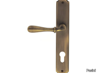 urbino-classique-door-handle-on-back-plate-pasini-metals-productions-327897-reld1fe09b4.jpg thumb image