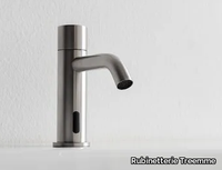 h_40mm-electronic-washbasin-tap-rubinetterie-3m-577947-rel2ca9253a.jpg thumb image