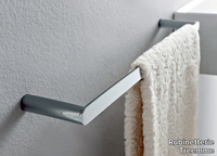 tag-metal-towel-rack-rubinetterie-3m-579028-relc61f3c29.jpg thumb image