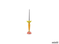 Seletti_CARROT-CANDLESTICK_cYUBWor9ao.jpeg thumb image