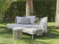 EMMA-DAYBED-Garden-daybed-Varaschin-614627-rel2d1c6bc.jpg thumb image