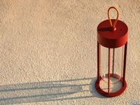 lifestyle_invitrounplugged_red_01.jpg thumb image