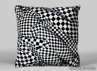 BLACK-AND-WHITE-PEOPLE-PATTERN-HENZEL-STUDIO-471101-rele4be5342.jpg thumb image