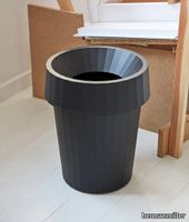 HAY-Shade_Bin-Black-02_460x540_crop_center.jpg thumb image
