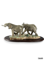 A-STOP-ALONG-THE-WAY-ELEPHANTS-SCULPTURE-Lladró-554800-relcb05b7d6.jpg thumb image