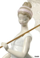 FINESSE-WOMAN-Lladró-535783-relee15816d.jpg thumb image