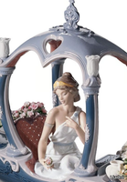 GONDOLA-OF-LOVE-GODDESS-Lladró-556454-rela8606638.jpg thumb image