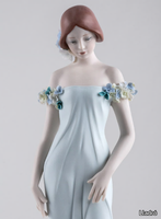 HAUTE-ALLURE-REFINED-ELEGANCE-WOMAN-Lladró-536322-rel4cb7e756.jpg thumb image