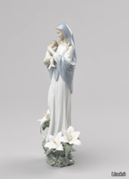 MADONNA-OF-THE-FLOWERS-Lladró-534756-rel1be72eae.jpg thumb image