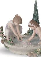 PETALS-IN-THE-POND-CHILDREN-Lladró-543269-rel21799d96.jpg thumb image