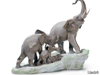 elephants-walking-lladro-535780-rel82709b82.jpg thumb image