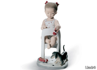 fetch-my-shoe-lladro-535584-rel13074e7f.jpg thumb image