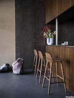 11699-en-nerd-bar-stool-75-stained-dark-brown-kink-vase-light-blue-muuto-org.tif thumb image
