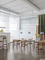19959-en-loft-chair-w-armrest-loft-bar-75-deep-red-oak-steelcut-140-base-table-190-85-oak-veneer-black-raise-ambit-light-blue-muuto-org_v2.tif thumb image