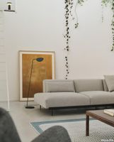 22969-en-in-situ-clay-12-pebble-rug-pale-blue-couple-coffee-table-taupe-dark-oiled-oak-leaf-floor-dark-green-ease-black-muuto-org.tif thumb image