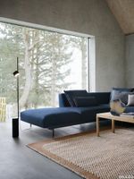 4848-en-in-situ-corner-conf-2-vidar-554-pebble-rug-orange-workshop-oak-post-floor-muuto-org.tif thumb image