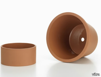 terracotta-pots-large-vitra-631557-rele90ee75c.jpg thumb image