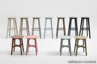 zeitraummoebel-hocker-1.3stool-massivholz-17-920x610.png thumb image