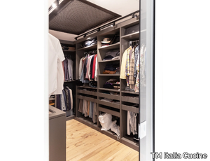 D90 - Sectional wooden walk-in wardrobe _ TM Italia Cucine