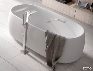 FLOATING - Oval freestanding bathtub _ TOTO