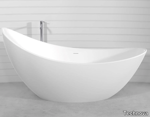 LUNA - Freestanding oval Pietraluce® bathtub _ Technova