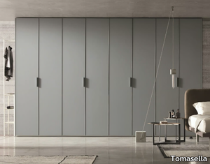 PROFILO/VETRO - Contemporary style wooden wardrobe _ Tomasella