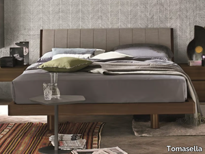 LIZ - Oak double bed with upholstered headboard _ Tomasella