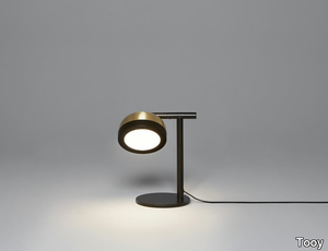 MOLLY - Brass table lamp with fixed arm _ Tooy