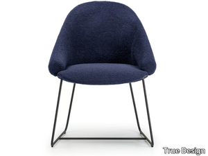 FENDER FD 4095 - Sled base upholstered fabric chair with armrests _ True Design