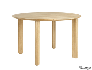 COMFORT CIRCLE - Round oak dining table _ Umage