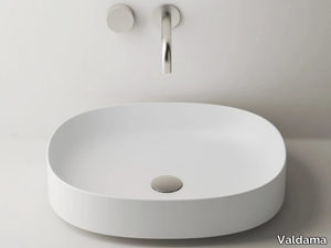 DROP - Oval single countertop ceramic washbasin _ Valdama