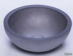 DOLCE ROUND TEXTURE PLATINUM - Countertop round resin washbasin _ Vallvé