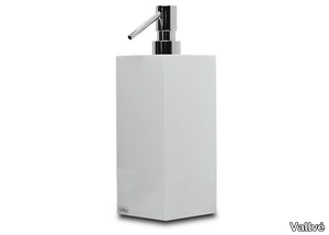 USE - Bathroom soap dispenser _ Vallvé