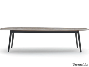 ELLISSE - Oval powder coated aluminium garden table _ Varaschin