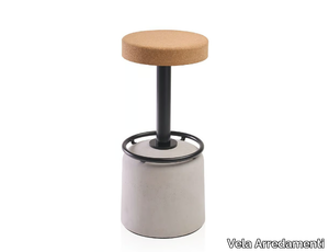 BOTERO CONCRETE - Cement barstool with footrest _ Vela Arredamenti