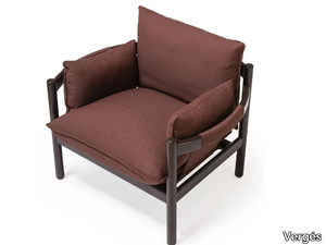 RENTO - Upholstered fabric easy chair with armrests _ Vergés