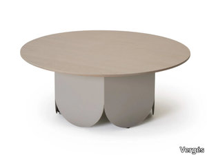 ATAY - Coffee table with round beech top and sheet metal base _ Vergés