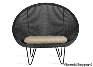 GIPSY COCOON - Wicker garden armchair with armrests _ Vincent Sheppard