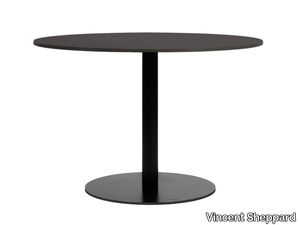 RONDA - Round steel and wood garden table _ Vincent Sheppard