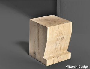 KLOTZ PFEIFE - Low solid wood stool _ Vitamin Design