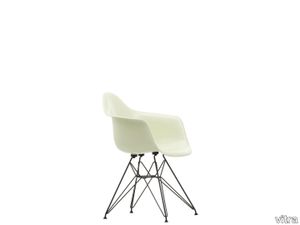 Eames Fiberglass Armchair DAR